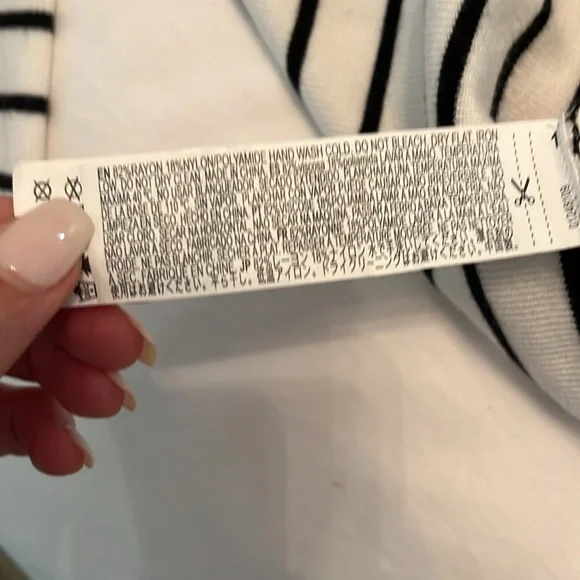 Forever 21 Black & White striped turtleneck - Picture 5 of 5